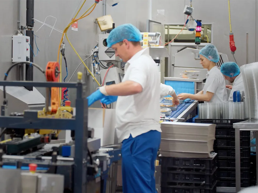 Terug de techniek in: hoe Bram zijn werkplezier hervond als storingsmonteur Storingsmonteur aan het werk bij Wouter de Graaf Bakeries via Profield